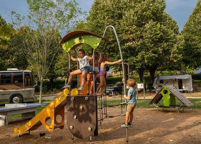 营地 Beau Rivage *