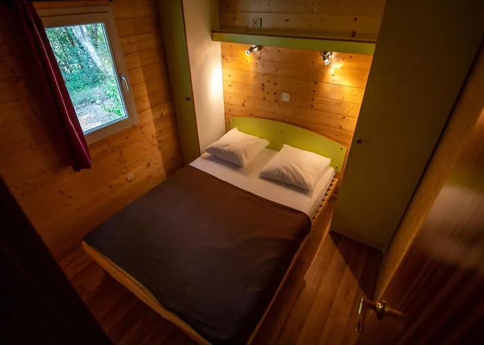 Beau Rivage 营地 *