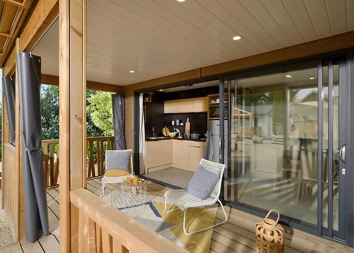 营地 Beau Rivage 纳瓦莱克斯