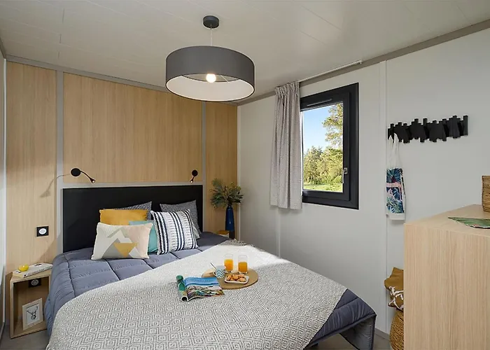 Beau Rivage 营地 *